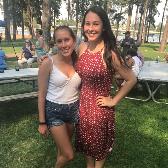 Meet your Posher, Kellee - Picture 2 of 5